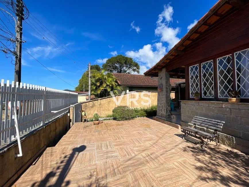 Foto 4 de Casa com 3 quartos à venda, 480m2 em Jardim Cascata, Teresopolis - RJ