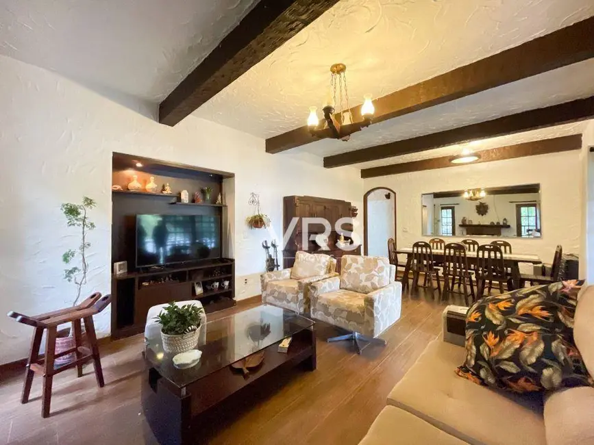 Foto 2 de Casa com 3 quartos à venda, 737m2 em Carlos Guinle, Teresopolis - RJ