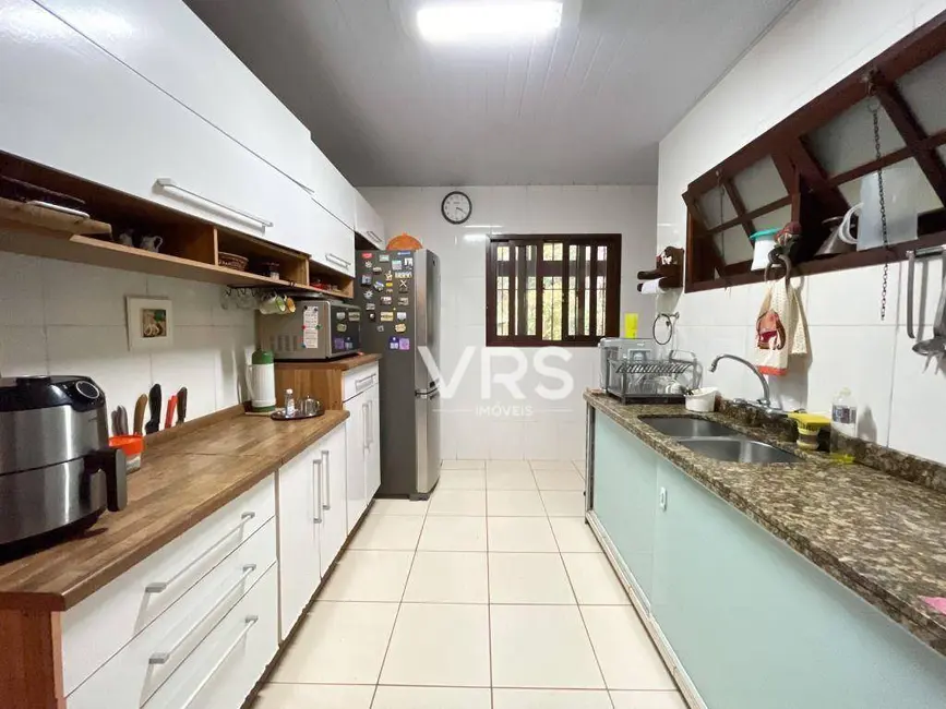 Foto 9 de Casa com 3 quartos à venda, 737m2 em Carlos Guinle, Teresopolis - RJ