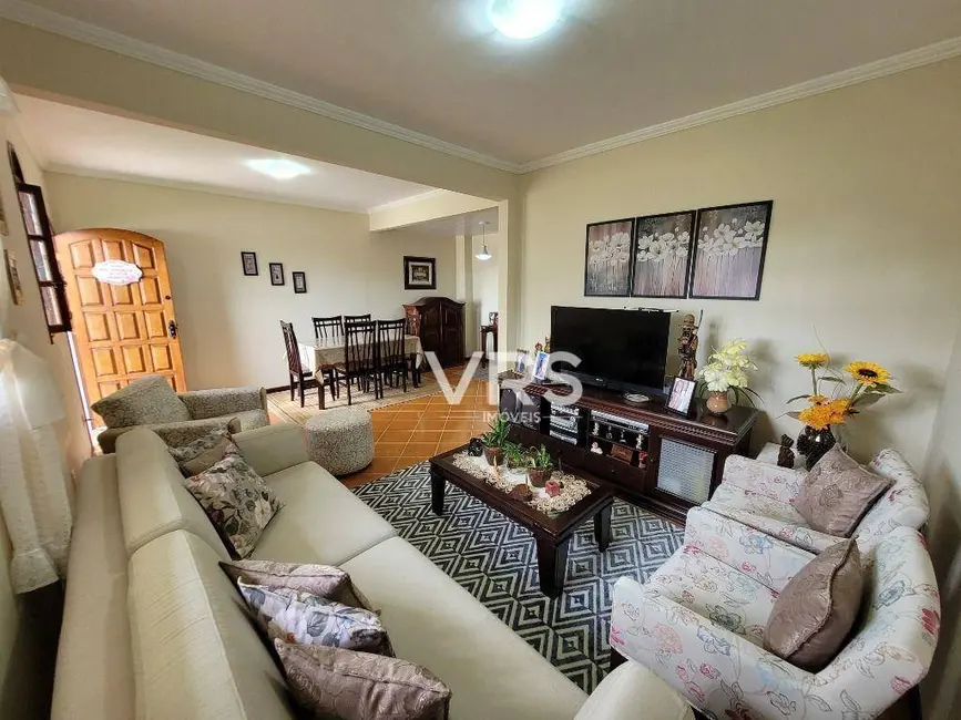 Casa com 3 quartos à venda, 4000m2 em Jardim Europa, Teresopolis - RJ - imagem 9 Foto 9 de Casa com 3 quartos à venda, 4000m2 em Jardim Europa, Teresopolis - RJ