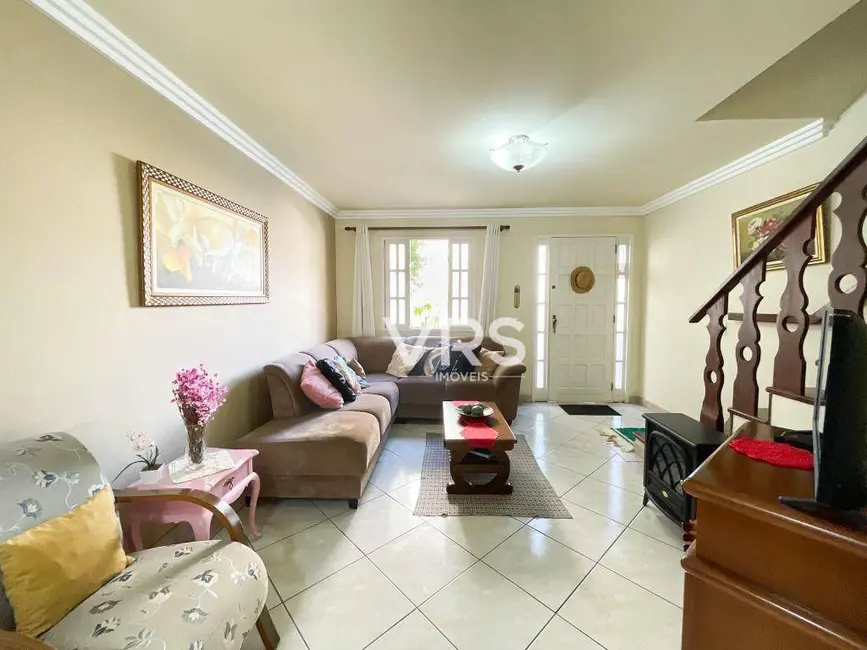 Foto 2 de Casa de Condomínio com 3 quartos à venda, 6700m2 em Tijuca, Teresopolis - RJ