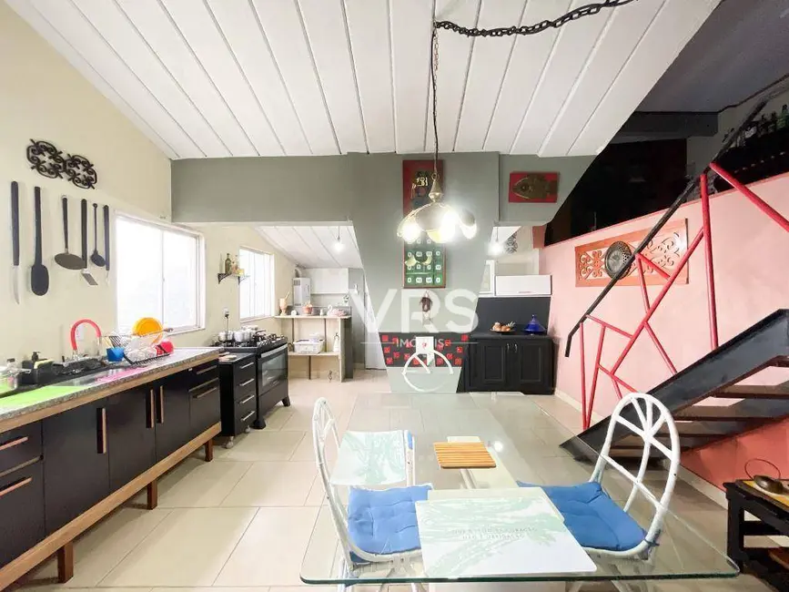 Casa com 4 quartos à venda, 375m2 em Parque do Ingá, Teresopolis - RJ - imagem 6 Foto 6 de Casa com 4 quartos à venda, 375m2 em Parque do Ingá, Teresopolis - RJ