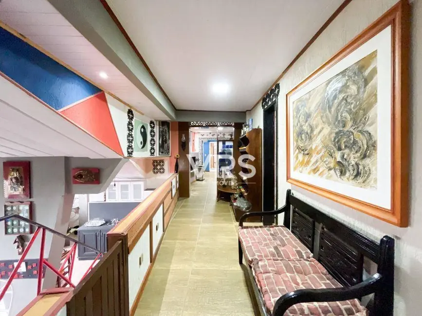 Casa com 4 quartos à venda, 375m2 em Parque do Ingá, Teresopolis - RJ - imagem 9 Foto 9 de Casa com 4 quartos à venda, 375m2 em Parque do Ingá, Teresopolis - RJ