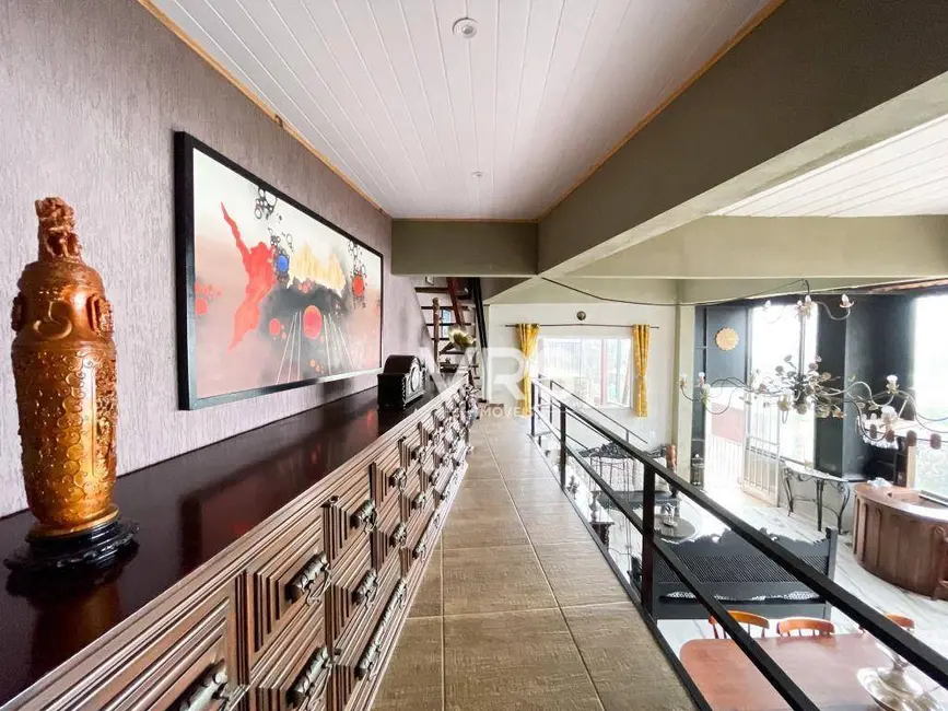 Casa com 4 quartos à venda, 375m2 em Parque do Ingá, Teresopolis - RJ - imagem 4 Foto 4 de Casa com 4 quartos à venda, 375m2 em Parque do Ingá, Teresopolis - RJ