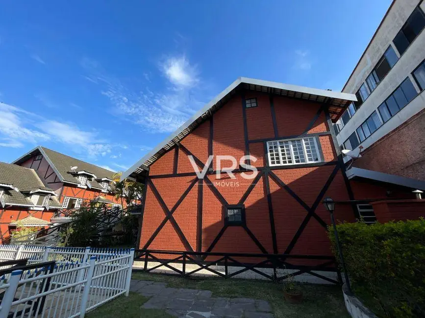 Casa de Condomínio com 5 quartos à venda, 72m2 em Alto, Teresopolis - RJ - imagem 2 Foto 2 de Casa de Condomínio com 5 quartos à venda, 72m2 em Alto, Teresopolis - RJ