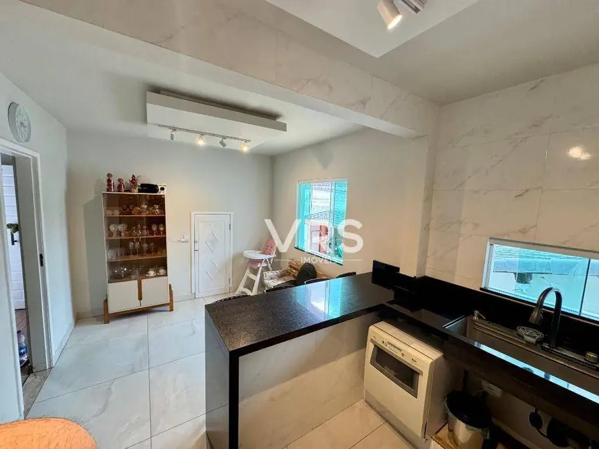 Foto 6 de Casa com 4 quartos à venda, 360m2 em Pimenteiras, Teresopolis - RJ