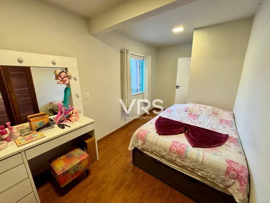 Foto 9 de Casa com 4 quartos à venda, 360m2 em Pimenteiras, Teresopolis - RJ