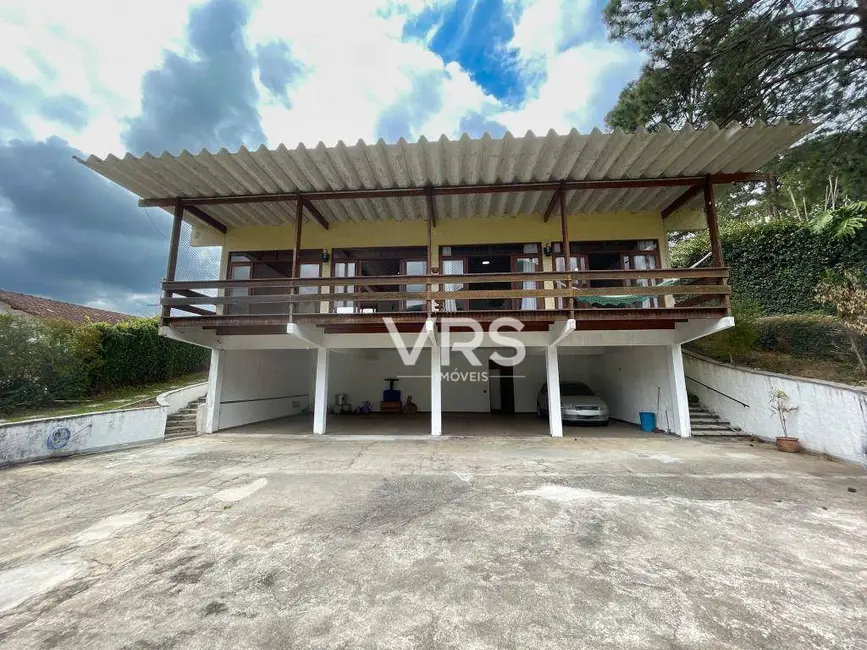 Casa com 5 quartos à venda, 1939m2 em Agriões, Teresopolis - RJ - imagem 2 Foto 2 de Casa com 5 quartos à venda, 1939m2 em Agriões, Teresopolis - RJ
