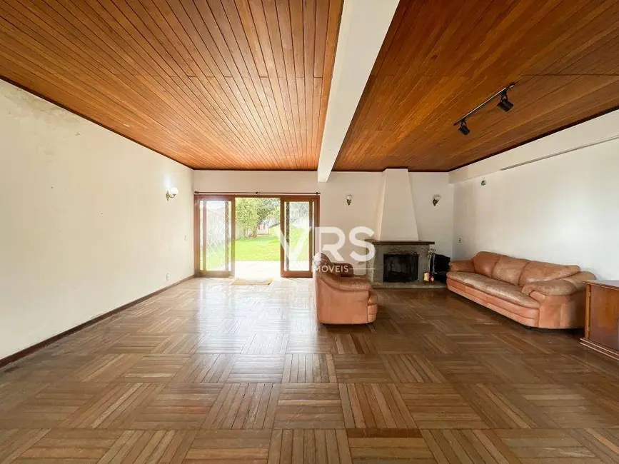 Casa com 5 quartos à venda, 1939m2 em Agriões, Teresopolis - RJ - imagem 8 Foto 8 de Casa com 5 quartos à venda, 1939m2 em Agriões, Teresopolis - RJ