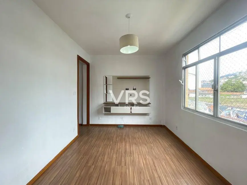 Apartamento com 2 quartos para alugar, 48m2 em Agriões, Teresopolis - RJ - imagem 3 Foto 3 de Apartamento com 2 quartos para alugar, 48m2 em Agriões, Teresopolis - RJ