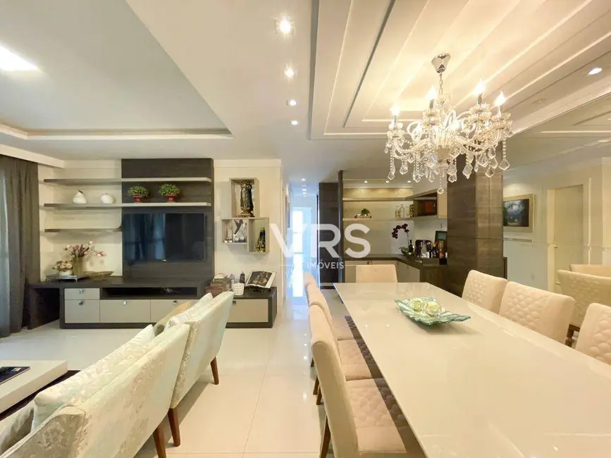 Cobertura com 4 quartos à venda, 276m2 em Várzea, Teresopolis - RJ - imagem 8 Foto 8 de Cobertura com 4 quartos à venda, 276m2 em Várzea, Teresopolis - RJ