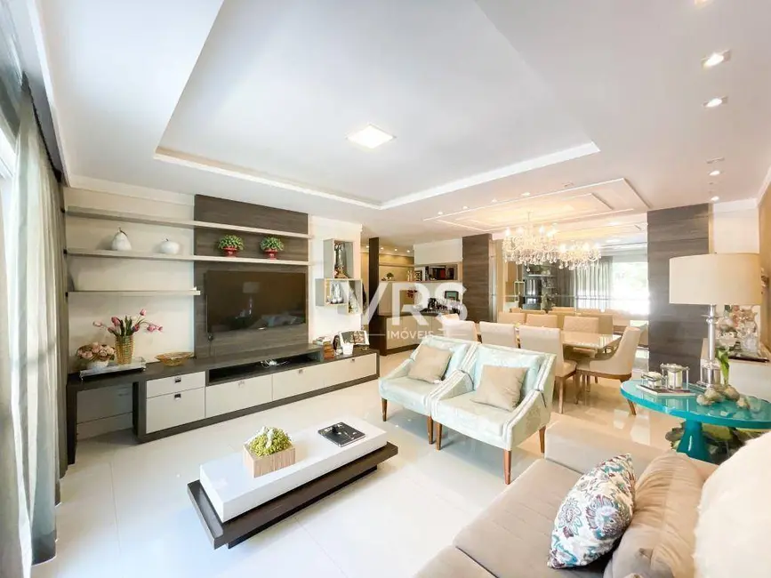 Cobertura com 4 quartos à venda, 276m2 em Várzea, Teresopolis - RJ - imagem 3 Foto 3 de Cobertura com 4 quartos à venda, 276m2 em Várzea, Teresopolis - RJ