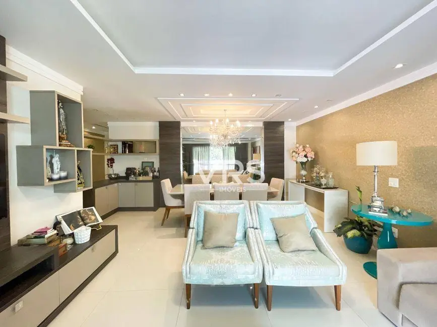 Cobertura com 4 quartos à venda, 276m2 em Várzea, Teresopolis - RJ - imagem 5 Foto 5 de Cobertura com 4 quartos à venda, 276m2 em Várzea, Teresopolis - RJ