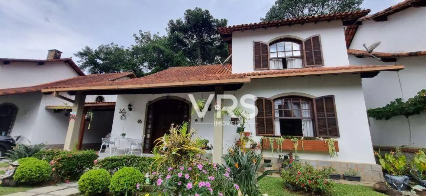 Foto 1 de Casa de Condomínio com 3 quartos à venda, 90m2 em Várzea, Teresopolis - RJ
