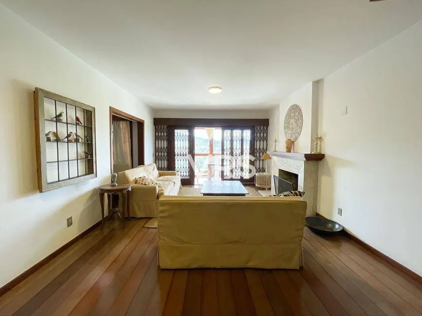 Foto 1 de Casa com 5 quartos à venda, 2280m2 em Parque do Imbui, Teresopolis - RJ