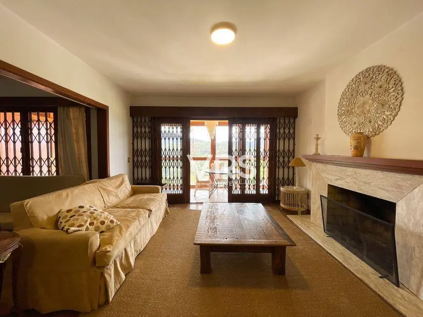 Foto 3 de Casa com 5 quartos à venda, 2280m2 em Parque do Imbui, Teresopolis - RJ