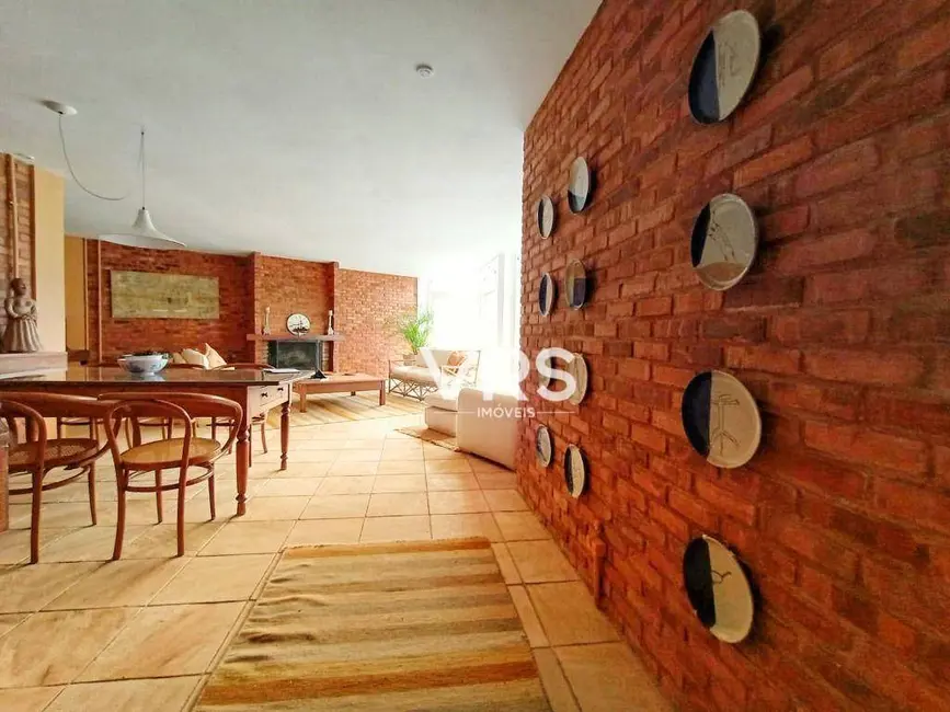 Foto 8 de Casa com 3 quartos à venda, 1060m2 em Golfe, Teresopolis - RJ