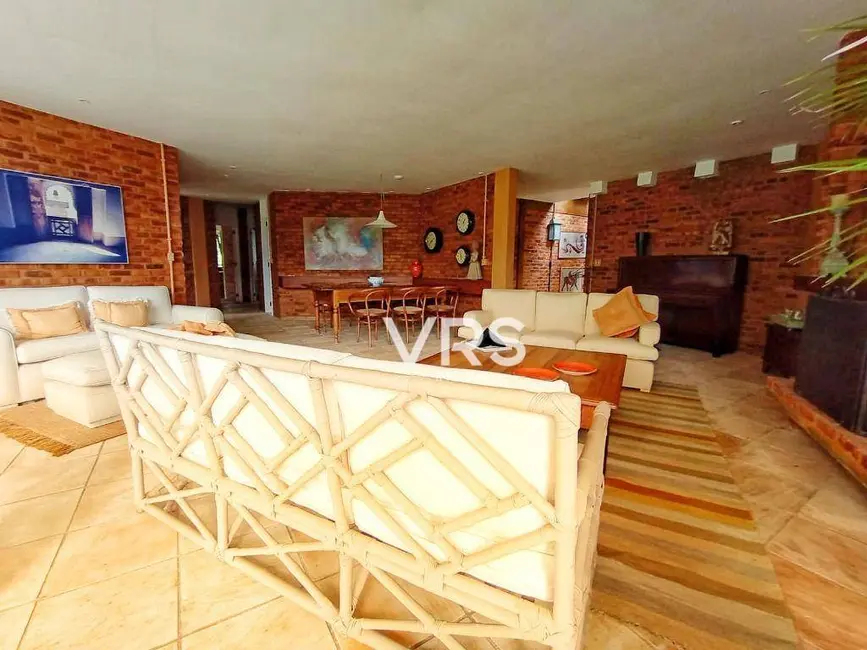 Foto 1 de Casa com 3 quartos à venda, 1060m2 em Golfe, Teresopolis - RJ