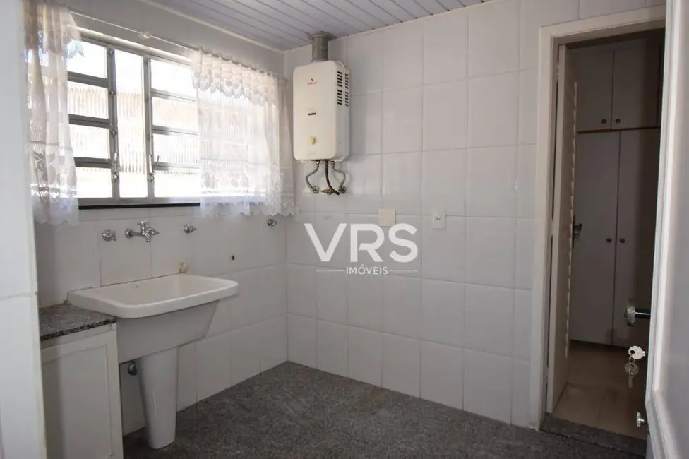 Foto 7 de Casa com 3 quartos à venda, 360m2 em Jardim Cascata, Teresopolis - RJ