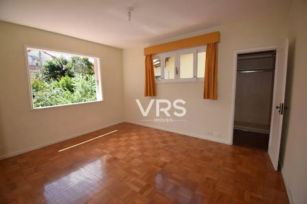 Foto 8 de Casa com 3 quartos à venda, 360m2 em Jardim Cascata, Teresopolis - RJ