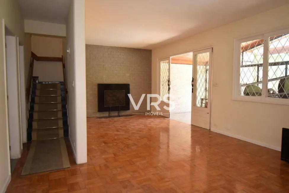 Foto 3 de Casa com 3 quartos à venda, 360m2 em Jardim Cascata, Teresopolis - RJ