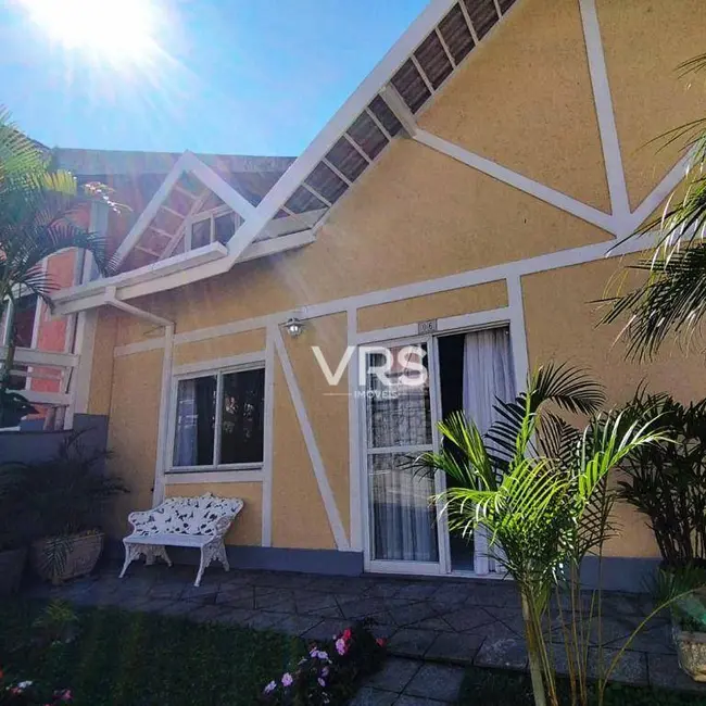 Foto 3 de Casa de Condomínio com 3 quartos à venda, 128m2 em Granja Guarani, Teresopolis - RJ