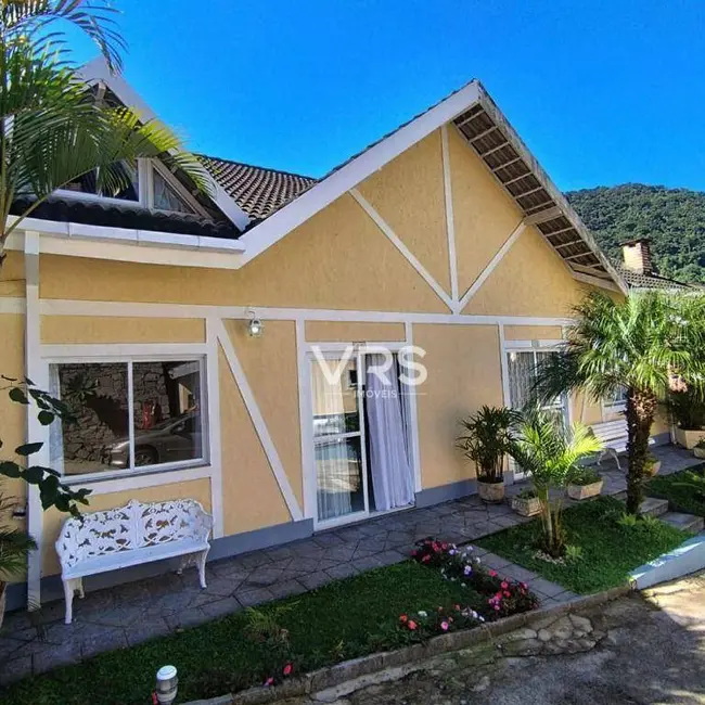 Foto 1 de Casa de Condomínio com 3 quartos à venda, 128m2 em Granja Guarani, Teresopolis - RJ