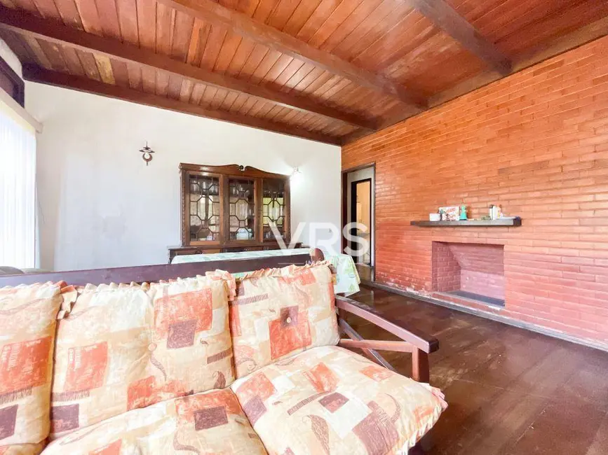 Casa com 3 quartos à venda, 1000m2 em Parque do Imbui, Teresopolis - RJ - imagem 7 Foto 7 de Casa com 3 quartos à venda, 1000m2 em Parque do Imbui, Teresopolis - RJ