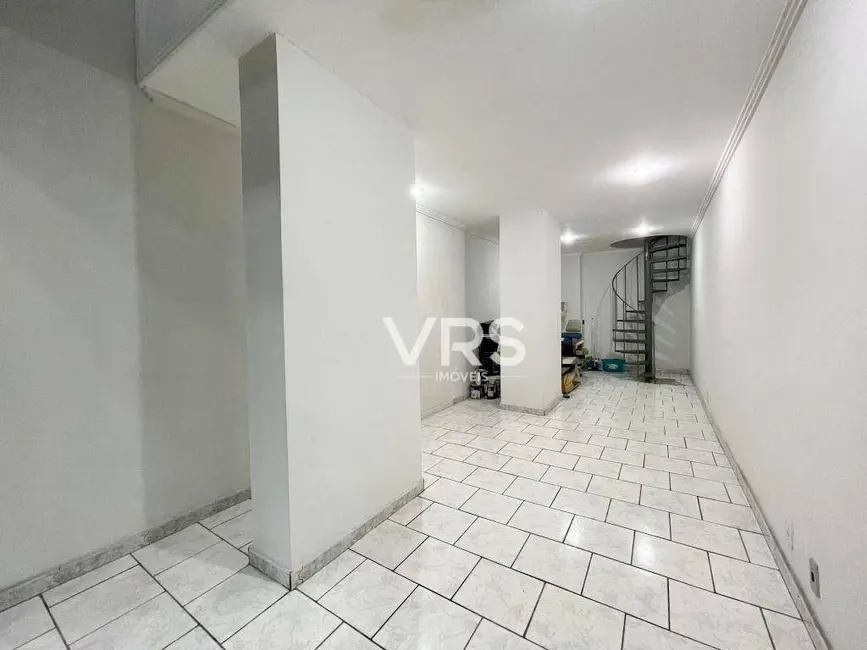 Loja para alugar, 36m2 em Várzea, Teresopolis - RJ - imagem 2 Foto 2 de Loja para alugar, 36m2 em Várzea, Teresopolis - RJ
