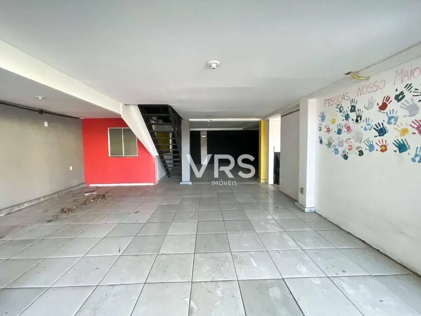 Loja para alugar, 1000m2 em Várzea, Teresopolis - RJ - imagem 2 Foto 2 de Loja para alugar, 1000m2 em Várzea, Teresopolis - RJ