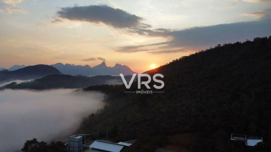 Foto 3 de Terreno / Lote à venda, 347m2 em Albuquerque, Teresopolis - RJ
