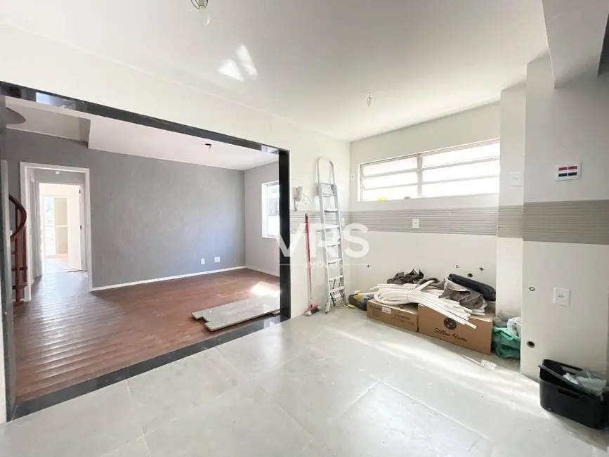 Foto 9 de Cobertura com 3 quartos à venda, 140m2 em Várzea, Teresopolis - RJ