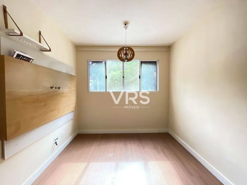 Foto 2 de Apartamento com 2 quartos à venda, 50m2 em Pimenteiras, Teresopolis - RJ