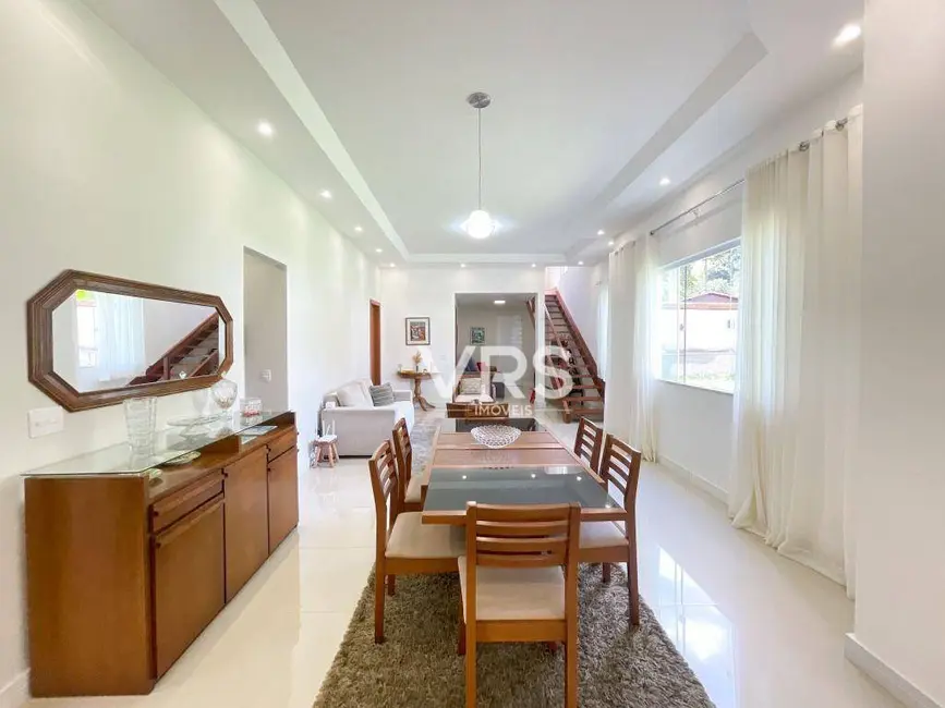 Casa de Condomínio com 3 quartos à venda, 337m2 em Parque do Imbui, Teresopolis - RJ - imagem 6 Foto 6 de Casa de Condomínio com 3 quartos à venda, 337m2 em Parque do Imbui, Teresopolis - RJ