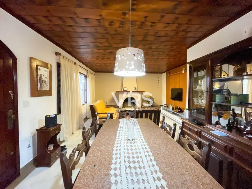 Foto 9 de Casa com 3 quartos à venda, 348m2 em Várzea, Teresopolis - RJ