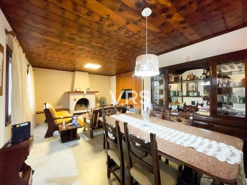 Foto 8 de Casa com 3 quartos à venda, 348m2 em Várzea, Teresopolis - RJ