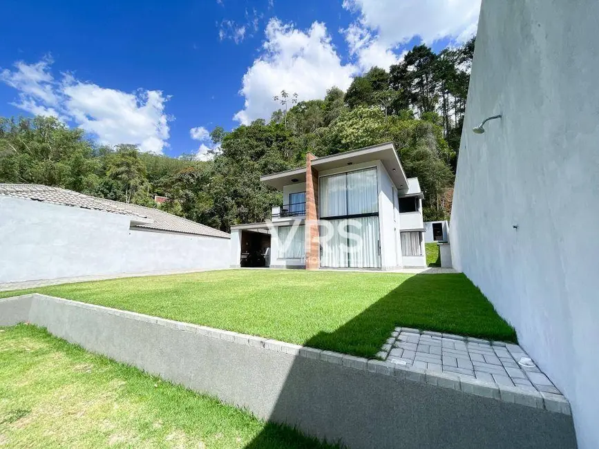 Casa com 3 quartos à venda, 676m2 em Quebra Frascos, Teresopolis - RJ - imagem 6 Foto 6 de Casa com 3 quartos à venda, 676m2 em Quebra Frascos, Teresopolis - RJ