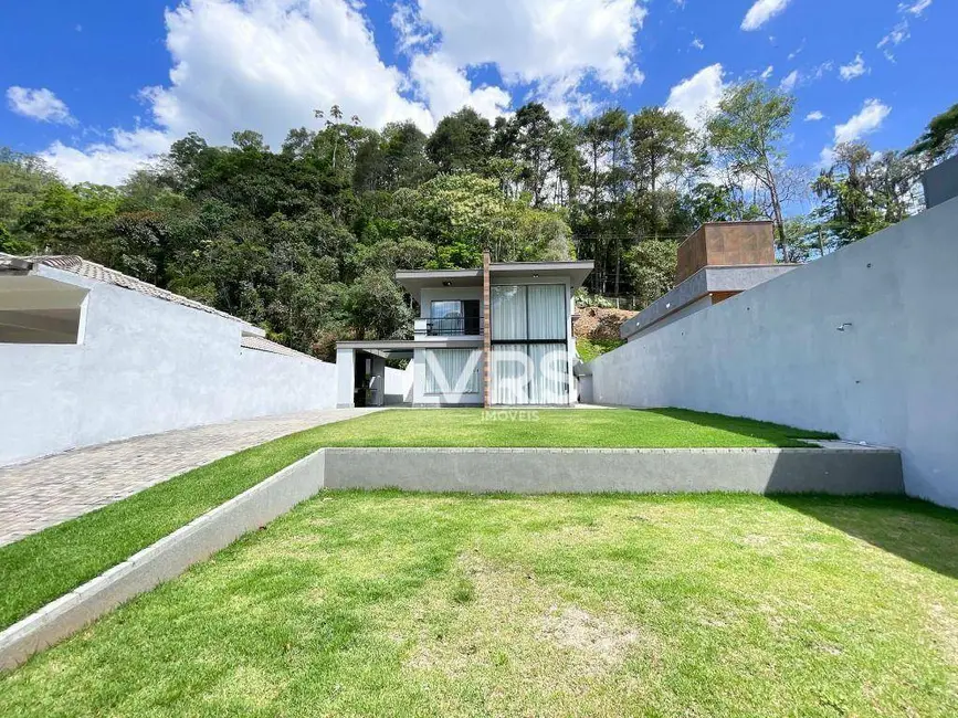 Casa com 3 quartos à venda, 676m2 em Quebra Frascos, Teresopolis - RJ - imagem 5 Foto 5 de Casa com 3 quartos à venda, 676m2 em Quebra Frascos, Teresopolis - RJ