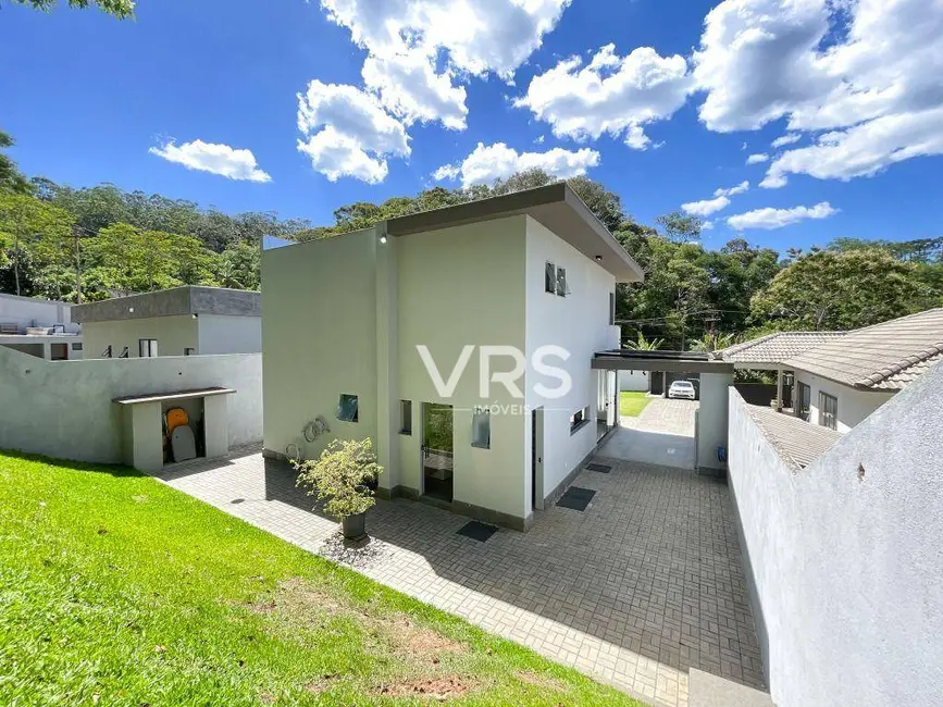 Casa com 3 quartos à venda, 676m2 em Quebra Frascos, Teresopolis - RJ - imagem 8 Foto 8 de Casa com 3 quartos à venda, 676m2 em Quebra Frascos, Teresopolis - RJ