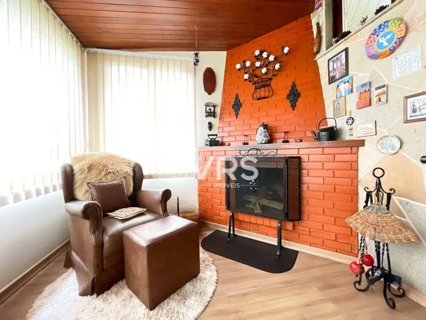 Casa de Condomínio com 3 quartos à venda, 130m2 em Alto, Teresopolis - RJ - imagem 9 Foto 9 de Casa de Condomínio com 3 quartos à venda, 130m2 em Alto, Teresopolis - RJ