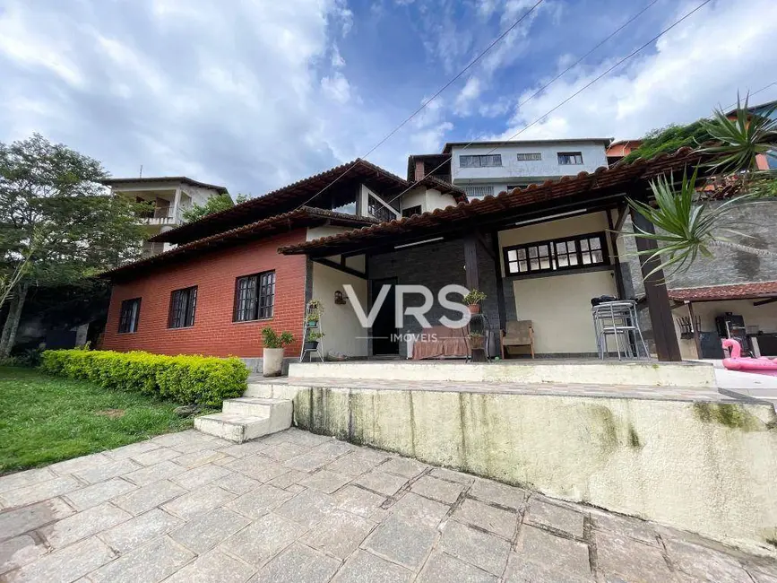 Casa com 3 quartos à venda, 540m2 em Parque São Luiz, Teresopolis - RJ - imagem 2 Foto 2 de Casa com 3 quartos à venda, 540m2 em Parque São Luiz, Teresopolis - RJ