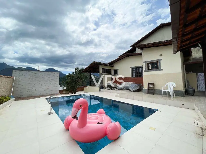 Casa com 3 quartos à venda, 540m2 em Parque São Luiz, Teresopolis - RJ - imagem 1 Foto 1 de Casa com 3 quartos à venda, 540m2 em Parque São Luiz, Teresopolis - RJ