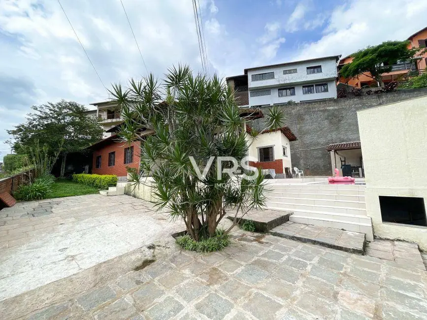 Casa com 3 quartos à venda, 540m2 em Parque São Luiz, Teresopolis - RJ - imagem 3 Foto 3 de Casa com 3 quartos à venda, 540m2 em Parque São Luiz, Teresopolis - RJ