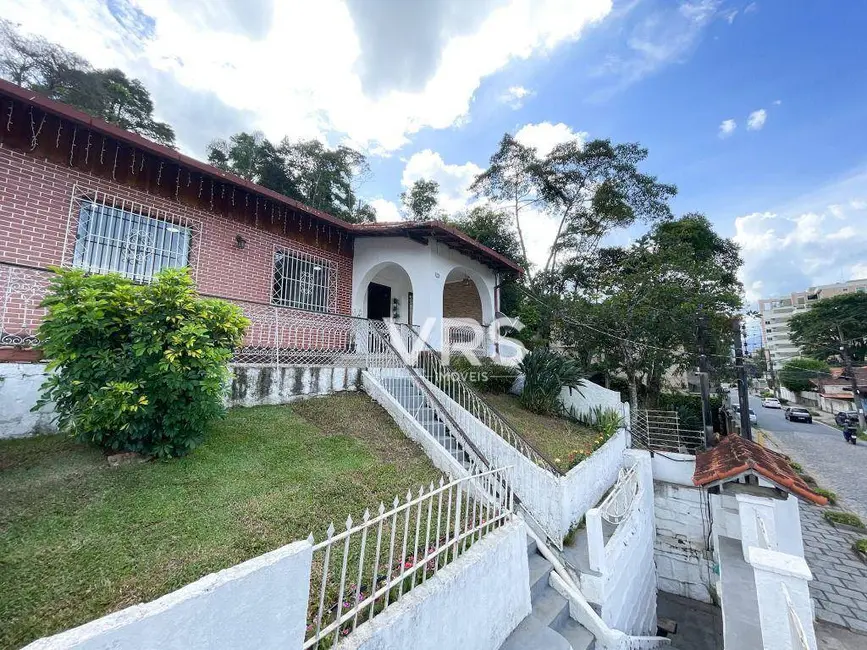 Casa com 5 quartos à venda, 2000m2 em Tijuca, Teresopolis - RJ - imagem 3 Foto 3 de Casa com 5 quartos à venda, 2000m2 em Tijuca, Teresopolis - RJ