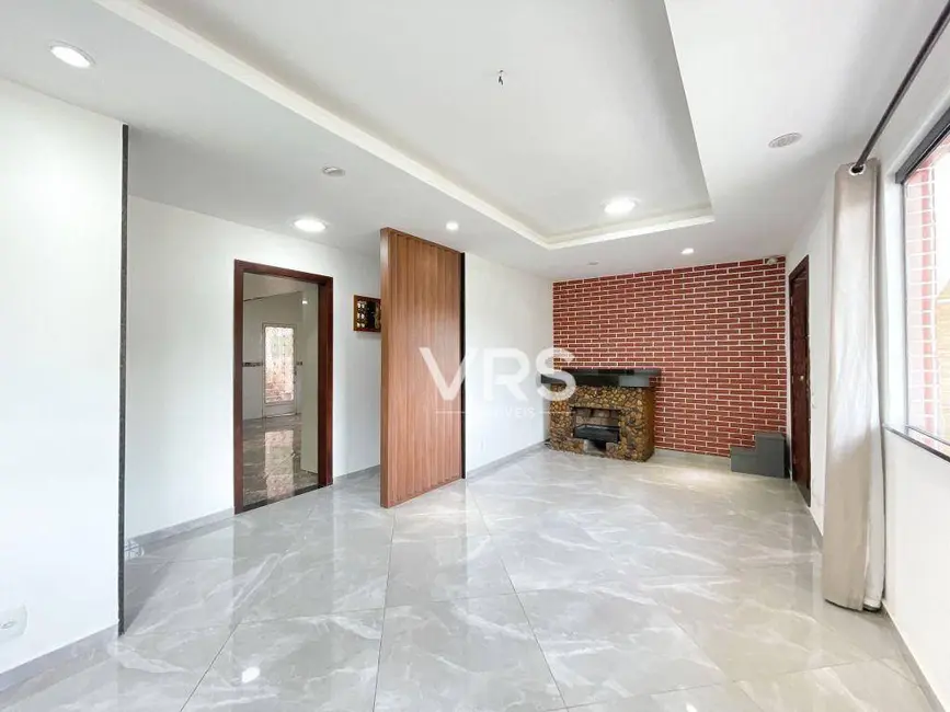 Casa com 5 quartos à venda, 2000m2 em Tijuca, Teresopolis - RJ - imagem 1 Foto 1 de Casa com 5 quartos à venda, 2000m2 em Tijuca, Teresopolis - RJ