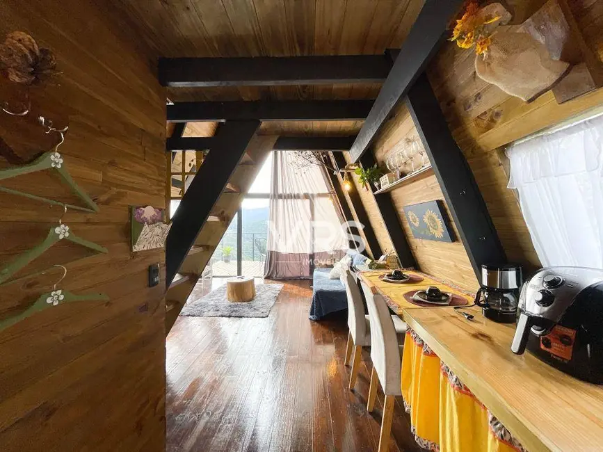 Foto 2 de Casa de Condomínio com 3 quartos à venda, 4000m2 em Pessegueiros, Teresopolis - RJ