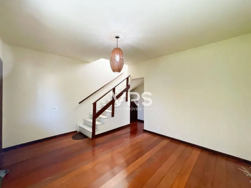 Foto 2 de Casa de Condomínio com 2 quartos para alugar, 17m2 em Alto, Teresopolis - RJ