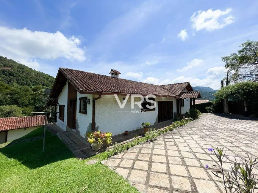 Foto 1 de Casa com 3 quartos à venda, 1030m2 em Albuquerque, Teresopolis - RJ
