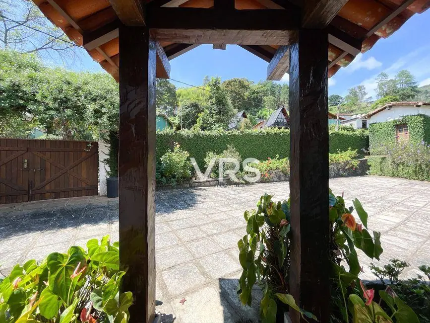 Foto 9 de Casa com 3 quartos à venda, 1030m2 em Albuquerque, Teresopolis - RJ