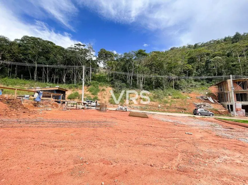 Foto 2 de Terreno / Lote à venda, 375m2 em Teresopolis - RJ